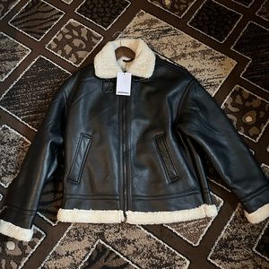 Bershka Mens Shearling Jacket Size M
NWT 
Selling for $150